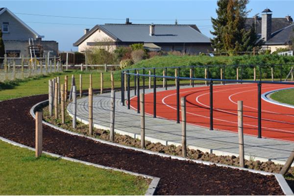 Aanleg sportpark met kunststof atletiekpiste in PU, natuurgras voetbalveld, multisport en Finse piste - Sportinfrabouw NV